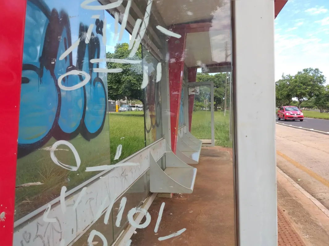 Imagem ilustrativa da imagem Londrina tem 20 atos de vandalismo contra placas por mês