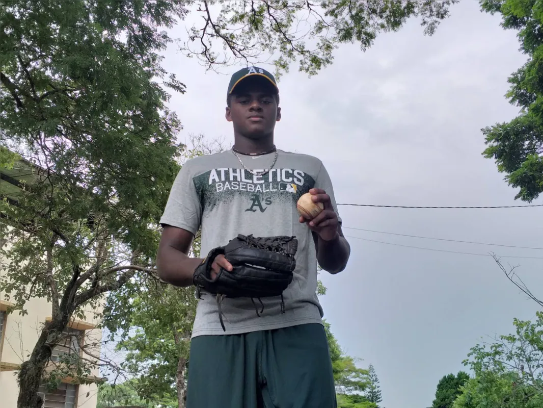 Um dos jovens que passaram pelo projeto é Sulivan Almeida, 17, que assinou neste mês contrato profissional com o norte-americano Oakland Athletics