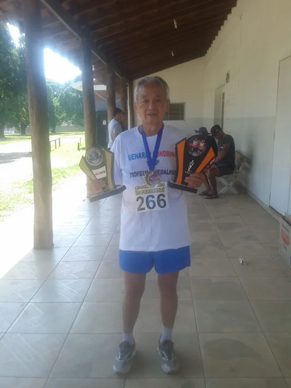 Imagem ilustrativa da imagem Londrinense comemora mil medalhas em corridas de rua