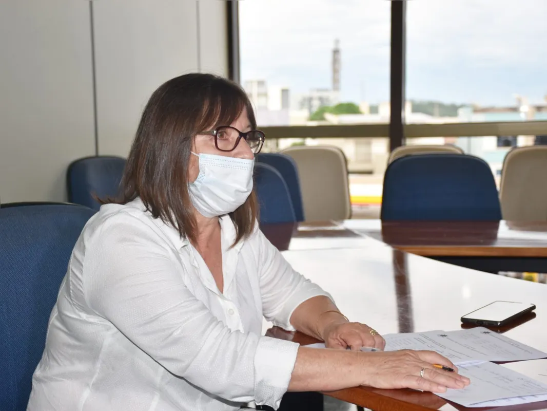 A secretária de Saúde do município Clair de Lara Boles, afirmou que os 31 vacinados não estão na linha de frente. 
