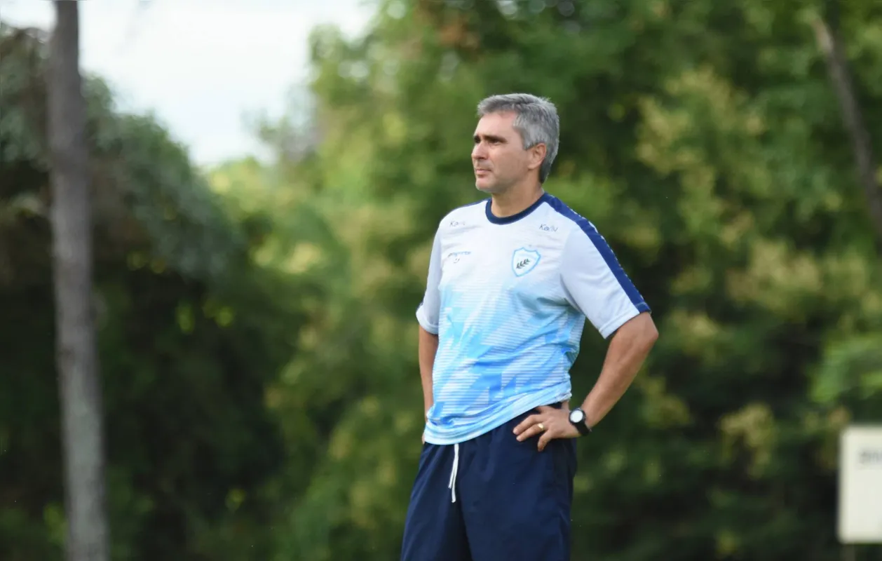 Depois de dirigir o LEC no jogo do acesso contra o Remo, Silvinho Canuto será efetivo como treinador no Paranaense
