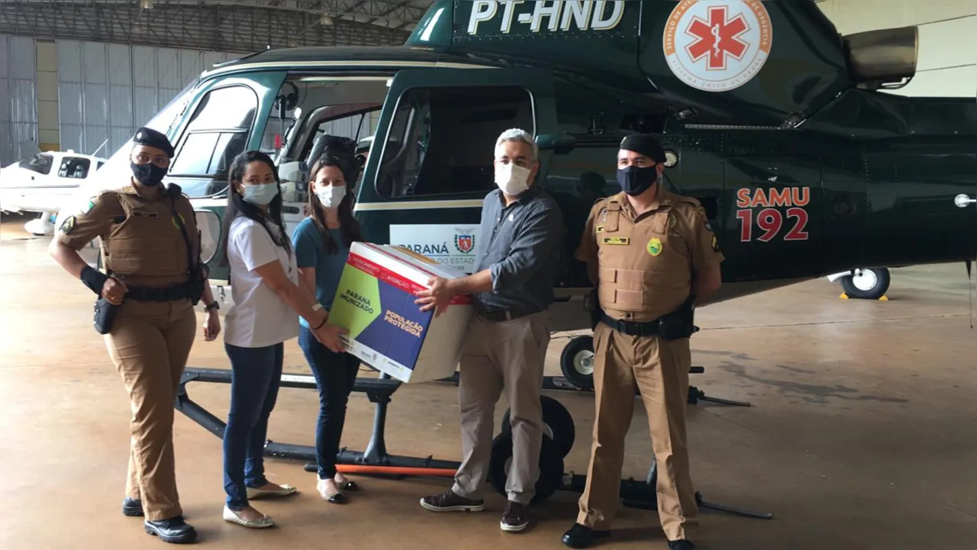 Novas 1.880 doses da Coronavac chegaram no Aeroporto de Maringá no início da tarde desta sexta-feira (29). 
