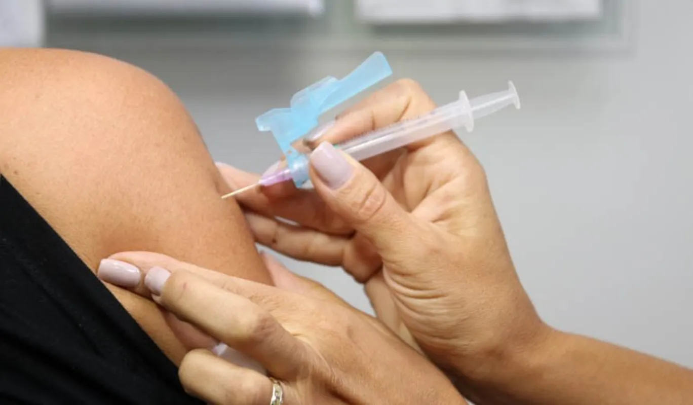 Imagem ilustrativa da imagem Ministério Público irá atuar no combate aos 'fura-filas' da vacina Anti-Covid no Paraná