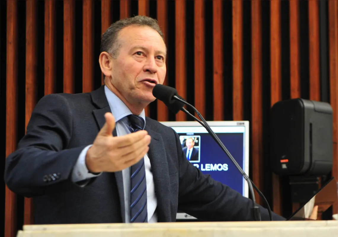 Imagem ilustrativa da imagem Mudança em grade curricular do Estado gera debate político