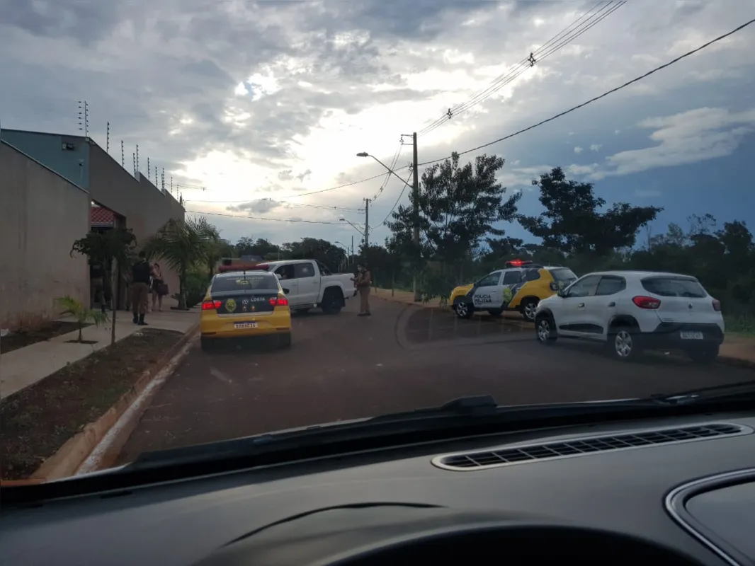 Imagem ilustrativa da imagem Polícia Militar acaba com festa regada a álcool e drogas em Cambé