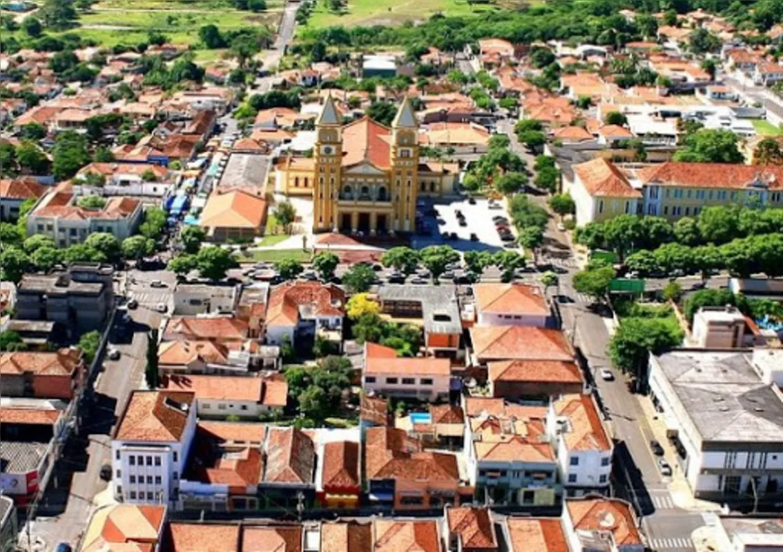Imagem ilustrativa da imagem Prefeitura de Jacarezinho vai centralizar vacinas para atender primeiro público-alvo