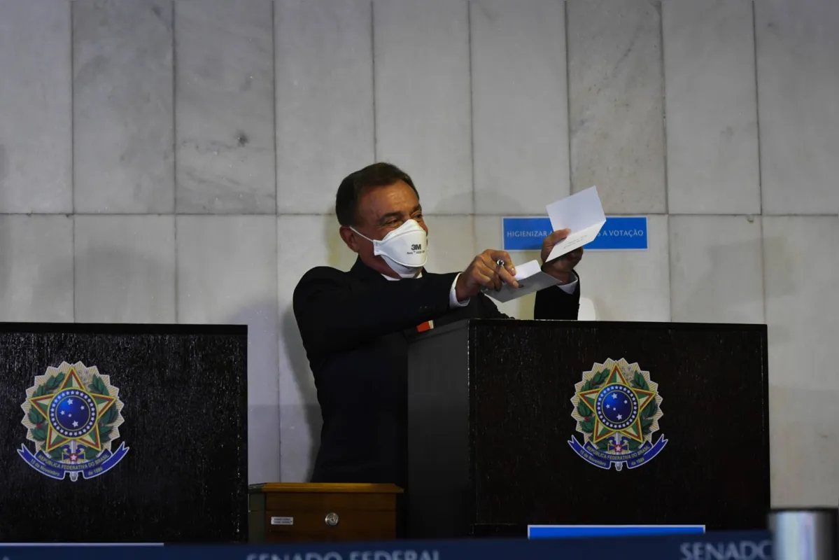 Imagem ilustrativa da imagem Senadores paranaenses sentem falta de pautas éticas em fala de Pacheco