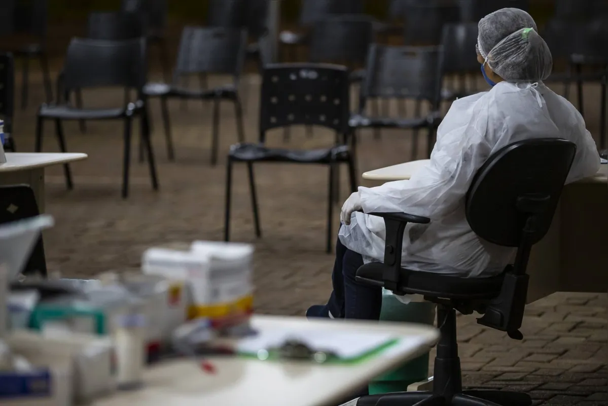 Imagem ilustrativa da imagem Sesa registra 3,9 mil novos casos e 115 mortes pela Covid-19