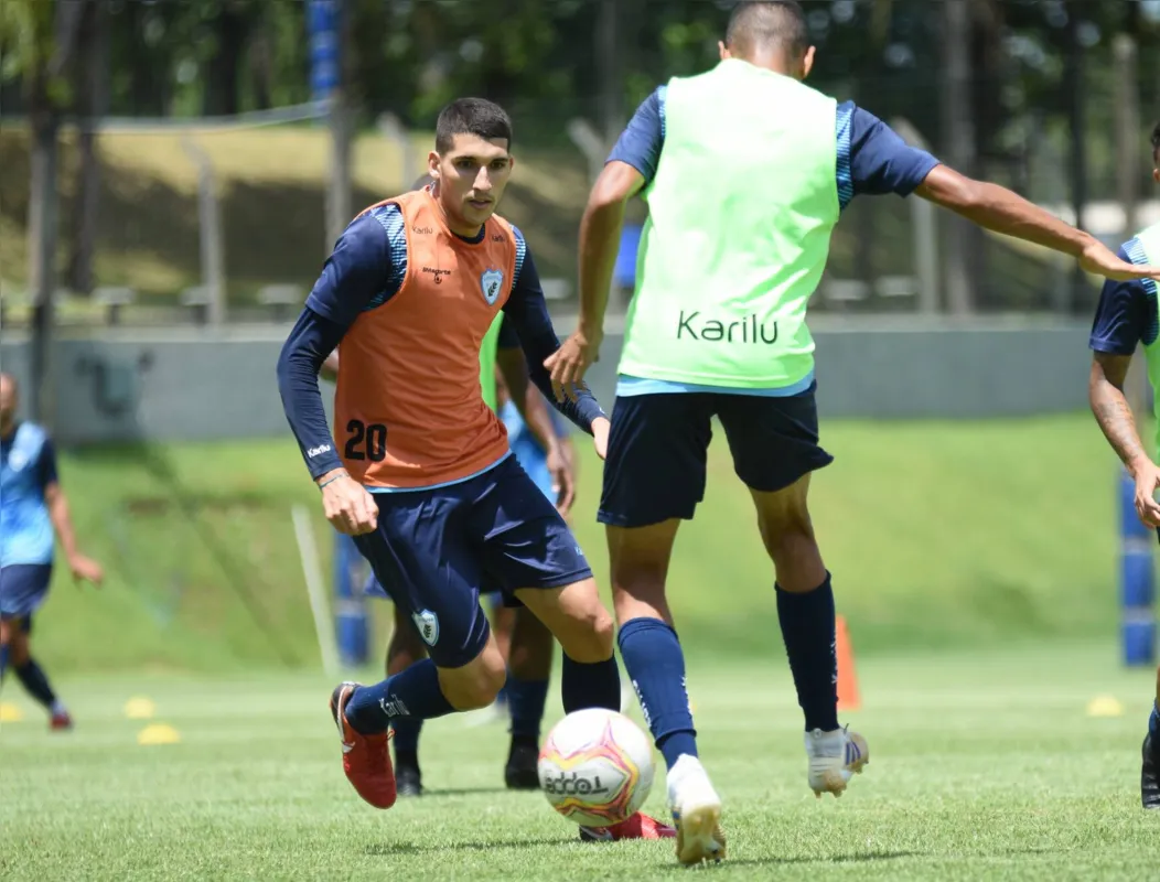 Com dores na panturrilha, Matheus Bianqui passar a ser dúvida no Londrina para o jogo contra o Remo