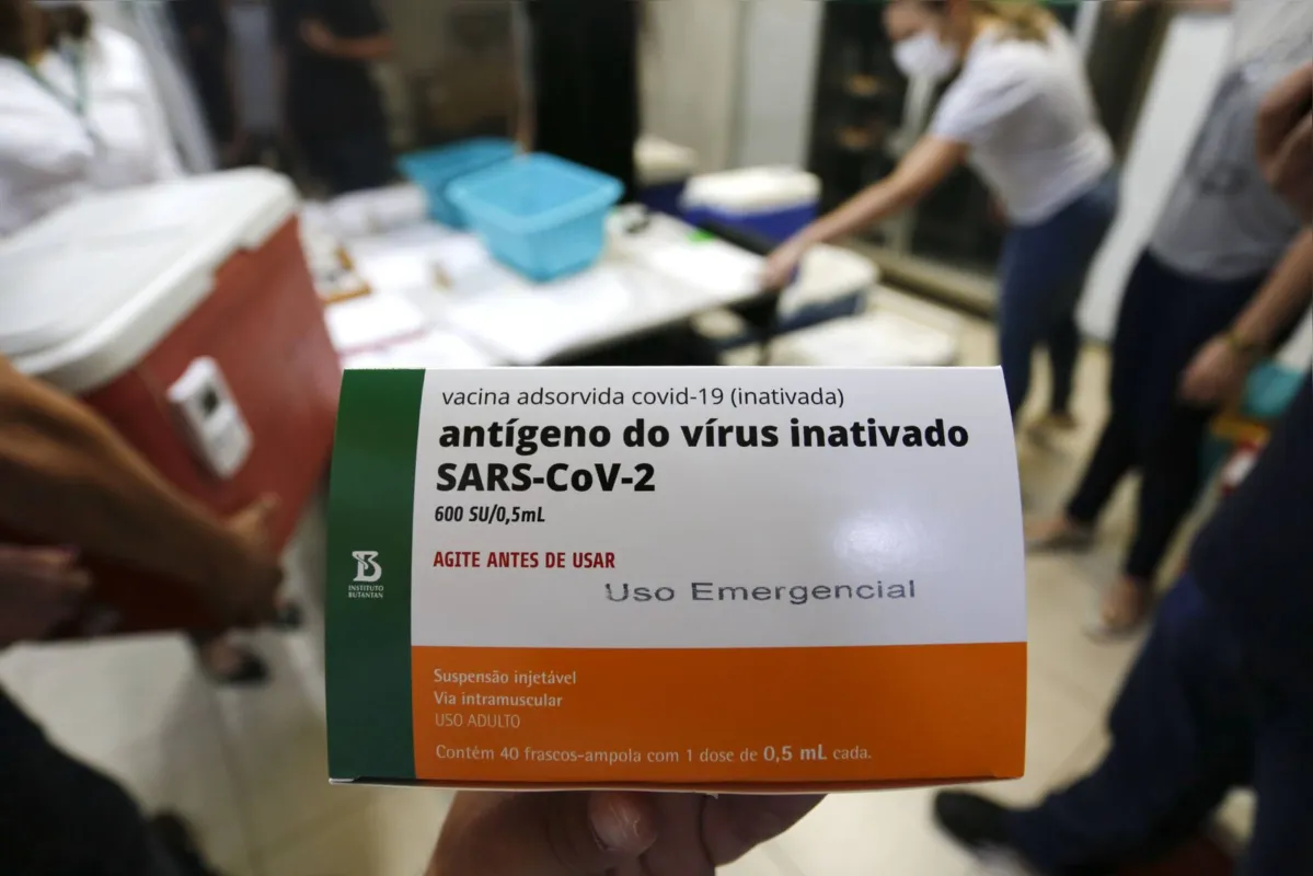 O Governo do Estado finalizou, neste domingo (24), a entrega das 86.500 doses da vacina desenvolvida pela Universidade de Oxford em parceria com o Laboratório AstraZeneca para as 22 Regionais de Saúde do Paraná. 