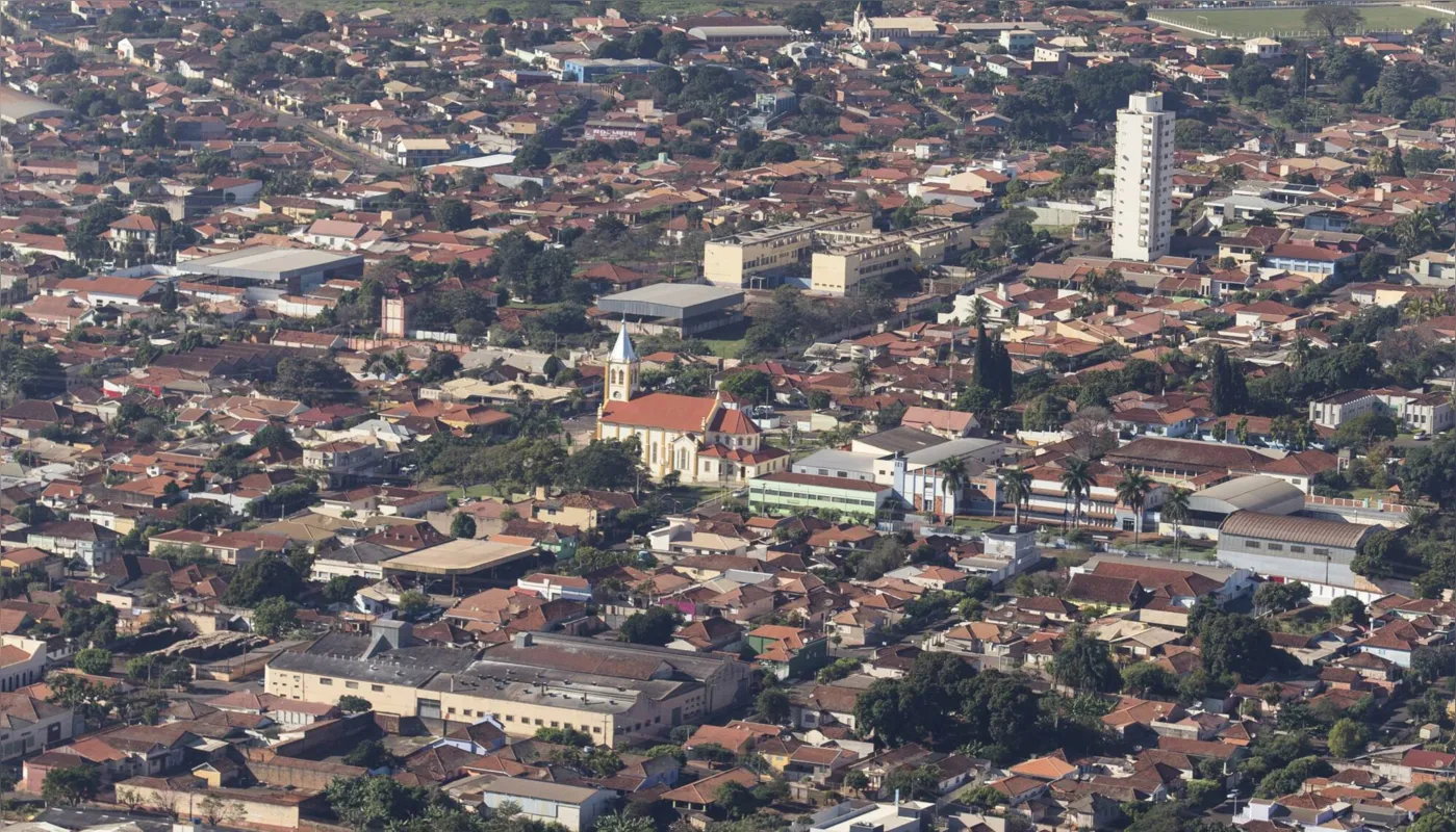 Para atender primeiro grupo prioritário, são necessárias cerca de 315 doses de vacina em Cambará  