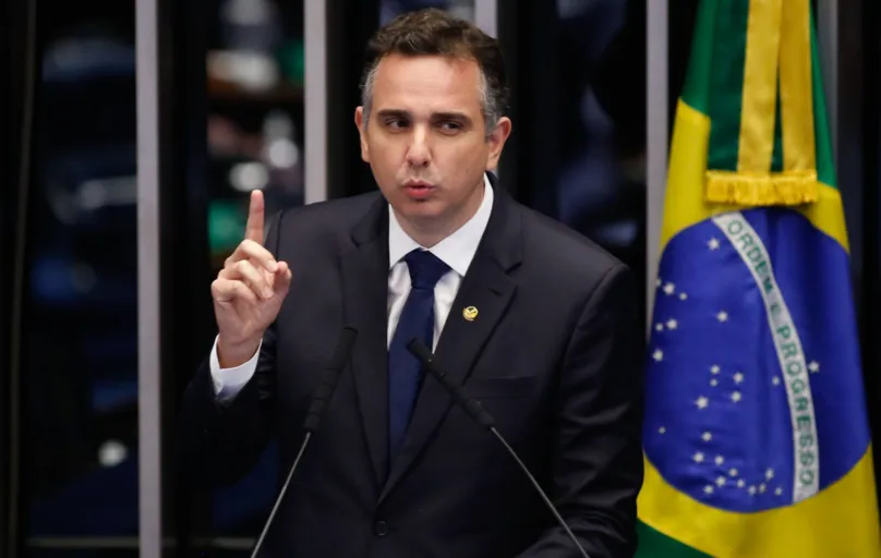 Apoiado por Alcolumbre, Bolsonaro e parte da oposição, 
Rodrigo Pacheco (DEM-MG) presidirá o Senado por dois anos