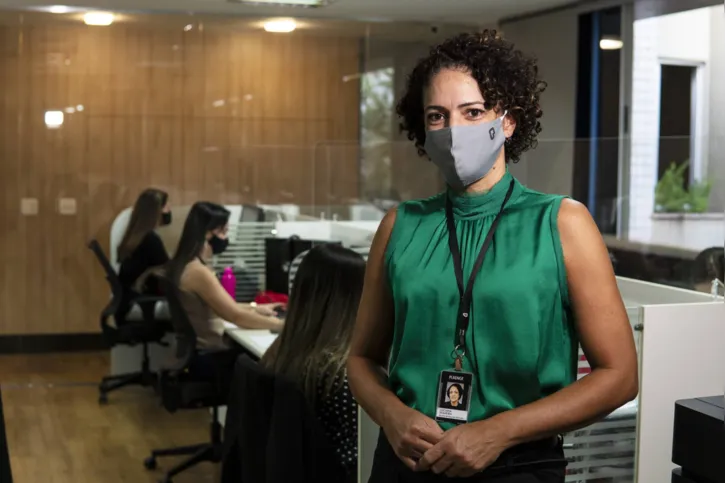 Para Luciana Siqueira, gerente de RH da Plaenge,  as restrições na pandemia estimularam a criação de webinários e até a assinatura de contratos online;  o engajamento foi fundamental para manter a produtividade
