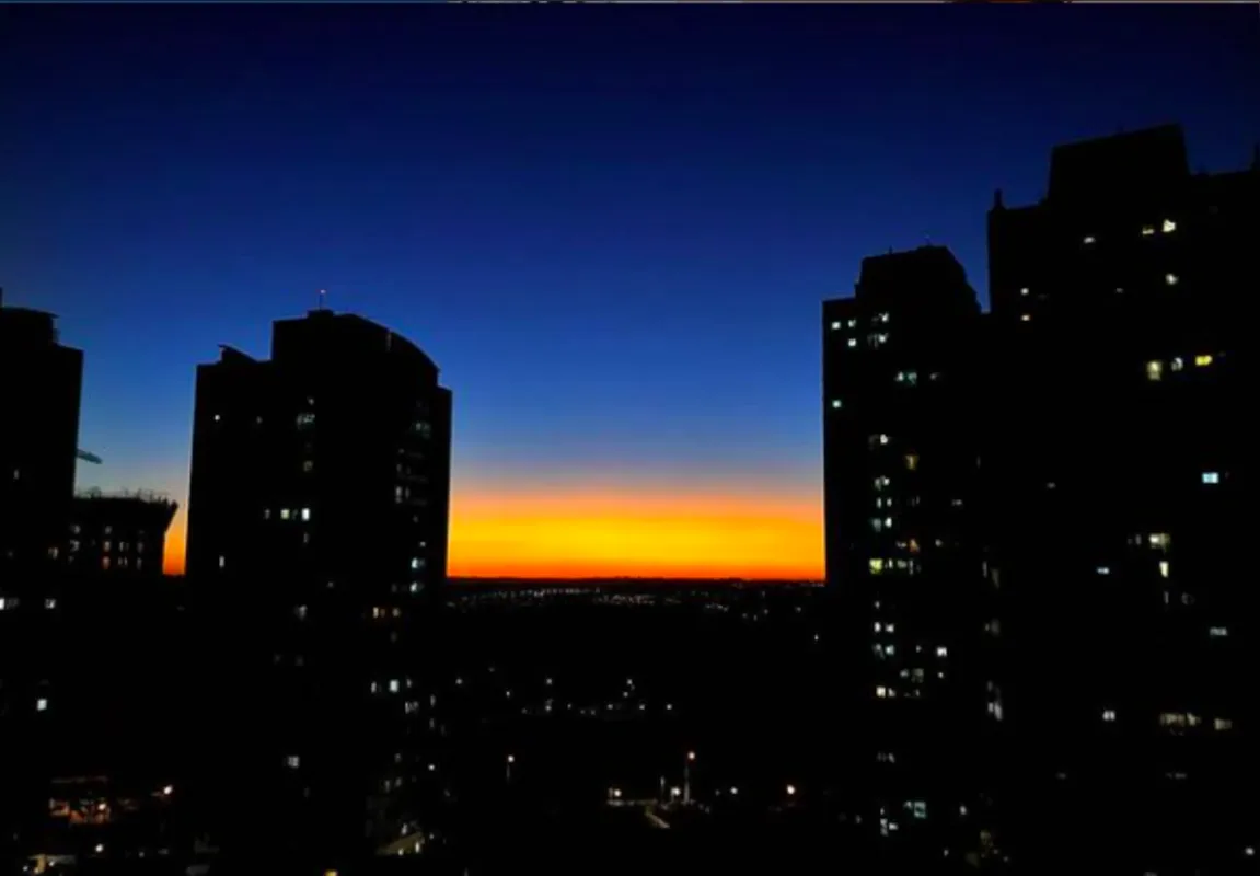Imagem ilustrativa da imagem A CIDADE FALA - Chega a noite