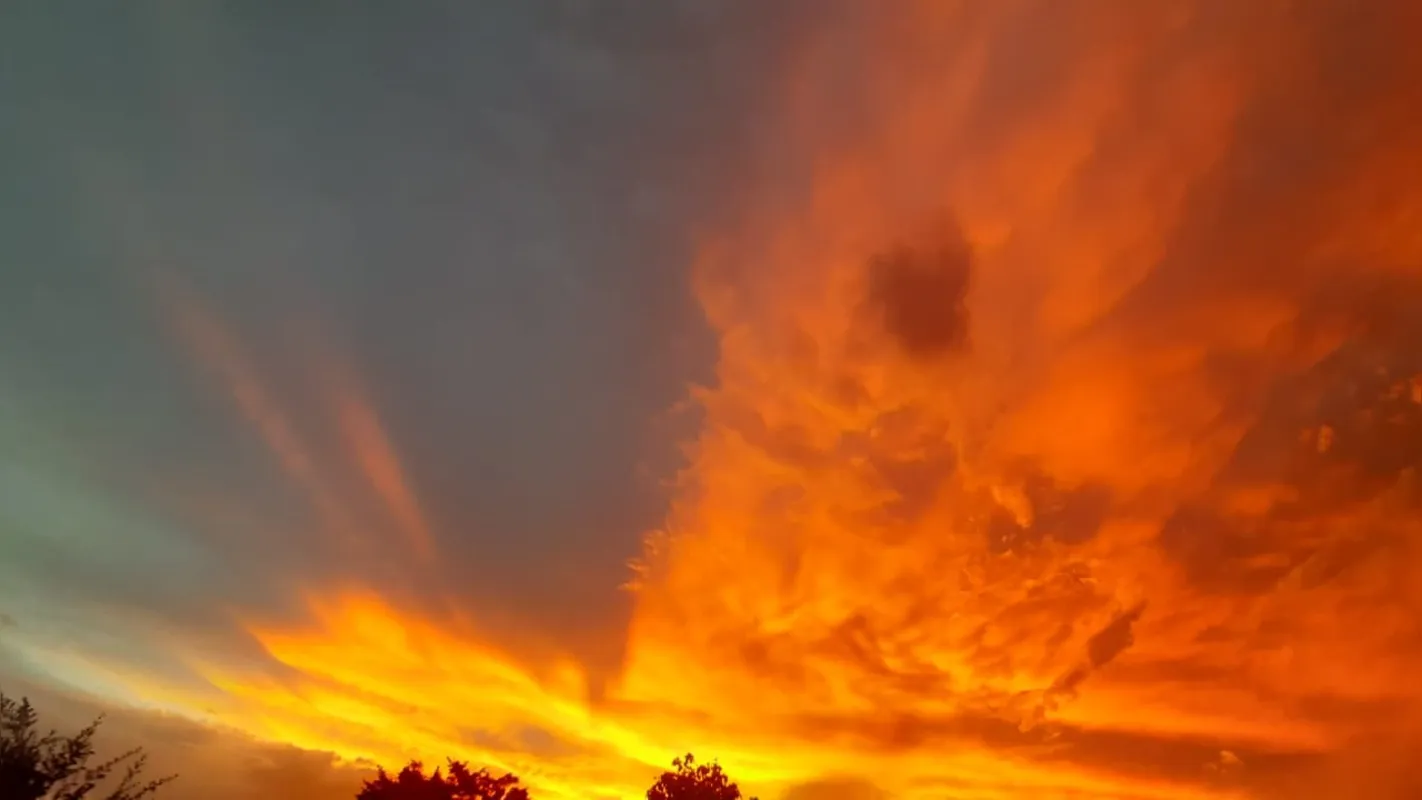 Imagem ilustrativa da imagem #A CIDADE FALA - Pôr do sol