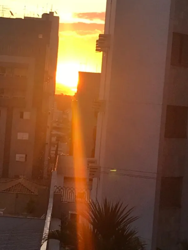 Imagem ilustrativa da imagem A CIDADE FALA| Pôr do sol