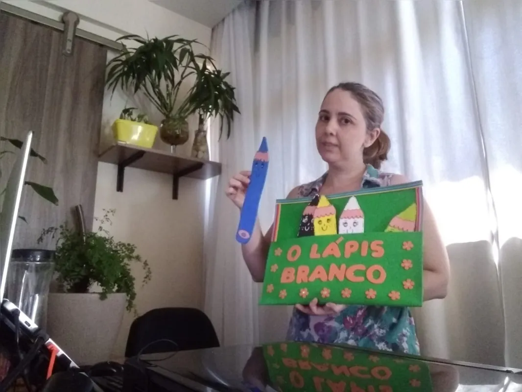 Professora Denise Fabiane Capobiando: "A  chave para ter um processo de ensino e aprendizagem na alfabetização, em tempos remotos está na interação do educador com a família" 