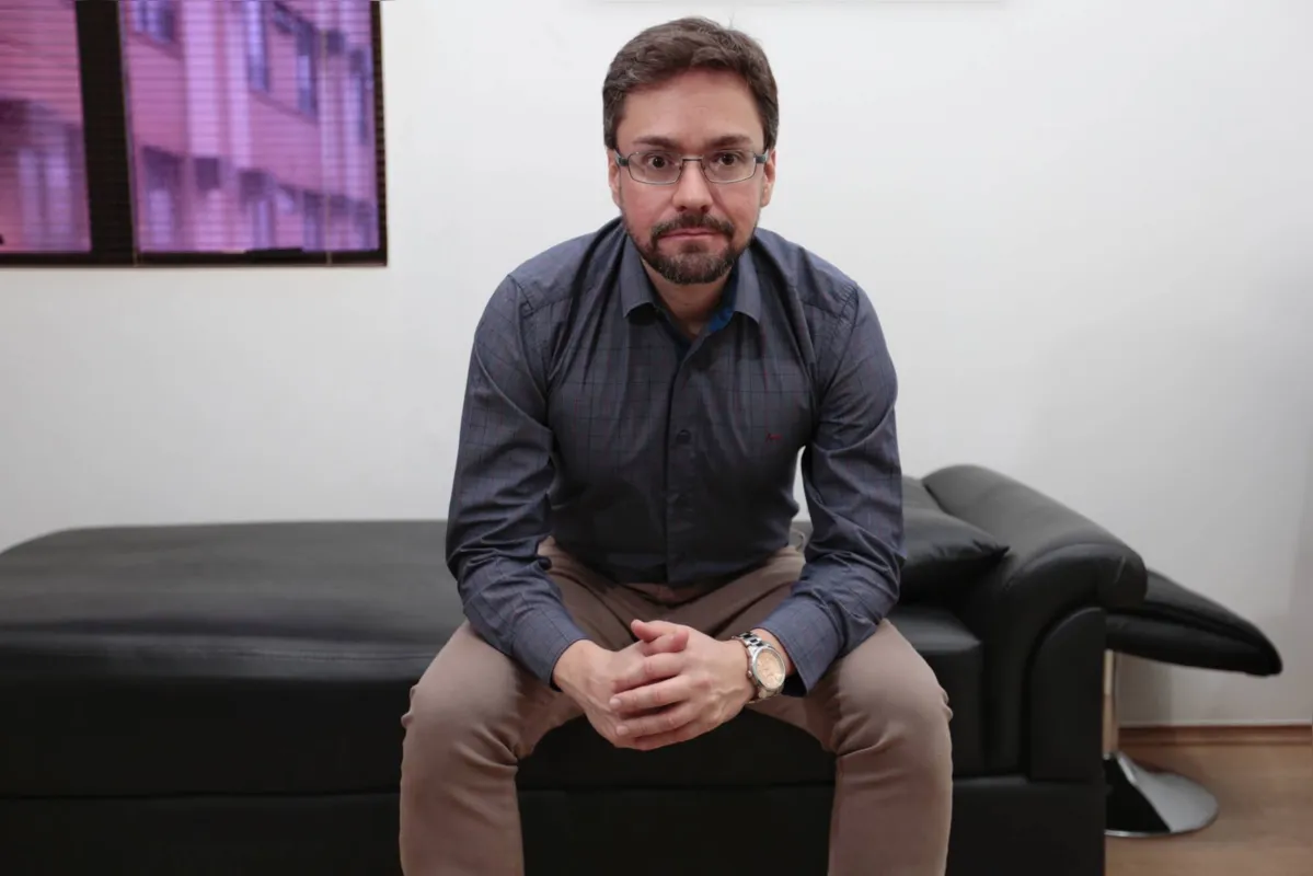  Sylvio do Amaral Schreiner: “Não só nos programas, mas as pessoas na vida real têm algo do “falso self”,  que é como acreditam que têm que ser e se portar, de maneira que se adequem àquela idealização” 