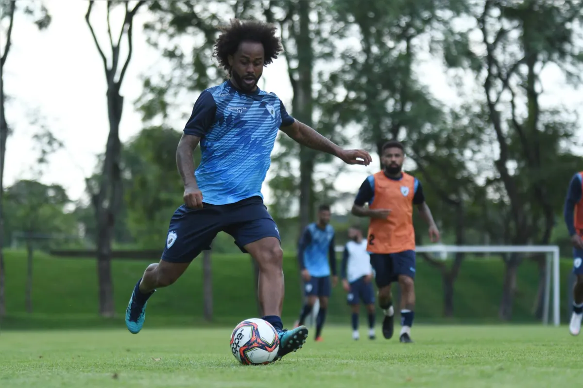 Celsinho: "Temos condições de reagir. O Londrina é muito superior ao que mostrou até aqui”