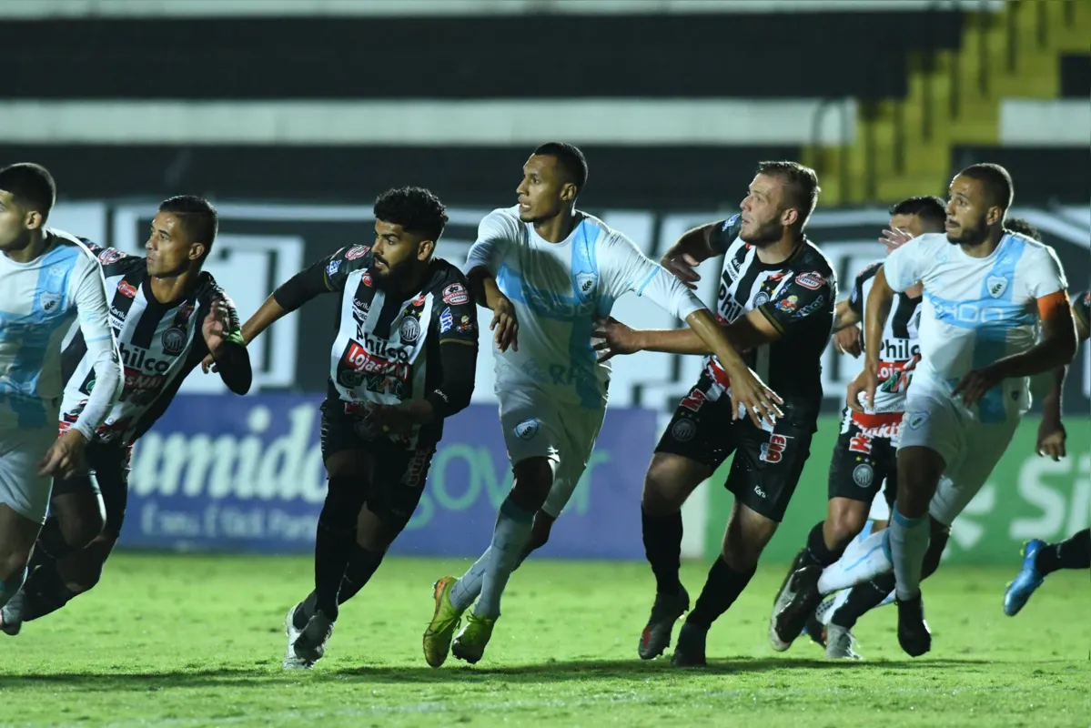 Nem a estreia do centroavante Salatiel foi suficiente para o Londrina ganhar no Paranaense