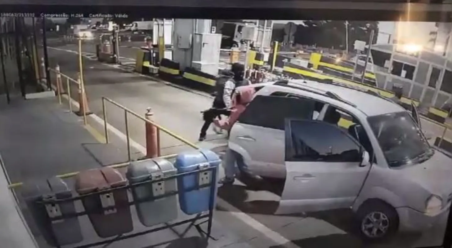 Câmeras flagraram a ação dos bandidos