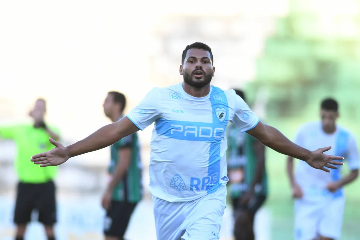 Carlos Henrique evitou a derrota na estreia do LEC, com um gol aos 51 minutos do segundo tempo
