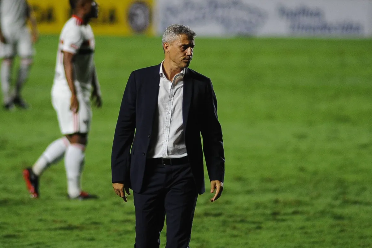 Ainda invicto no Paulistão, São Paulo, do técnico Crespo, vem de goleada por 4 a 0 sobre o Santos