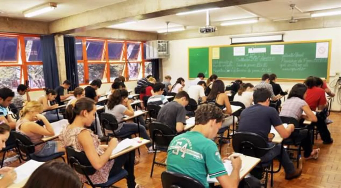 Imagem ilustrativa da imagem Com provas suspensas, vestibulandos buscam equilíbrio