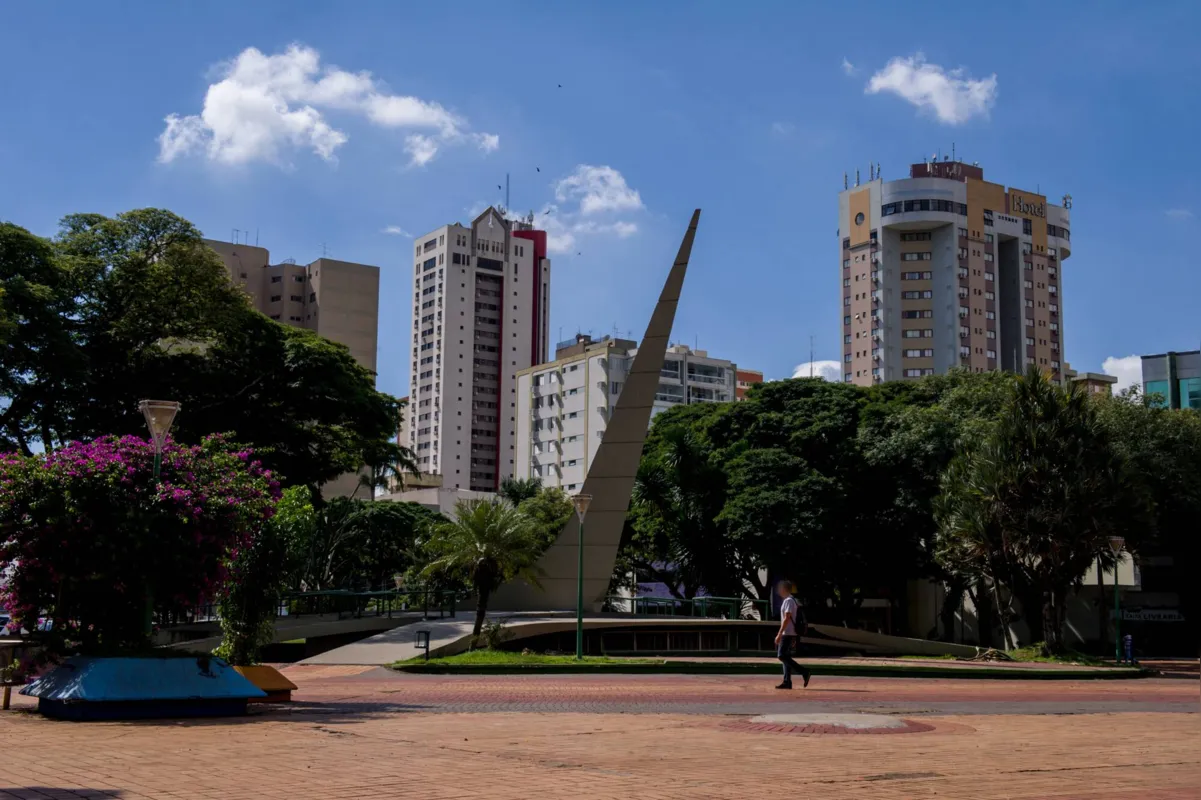 Imagem ilustrativa da imagem Covid-19: prefeitura de Maringá deve publicar novo decreto na segunda (22)