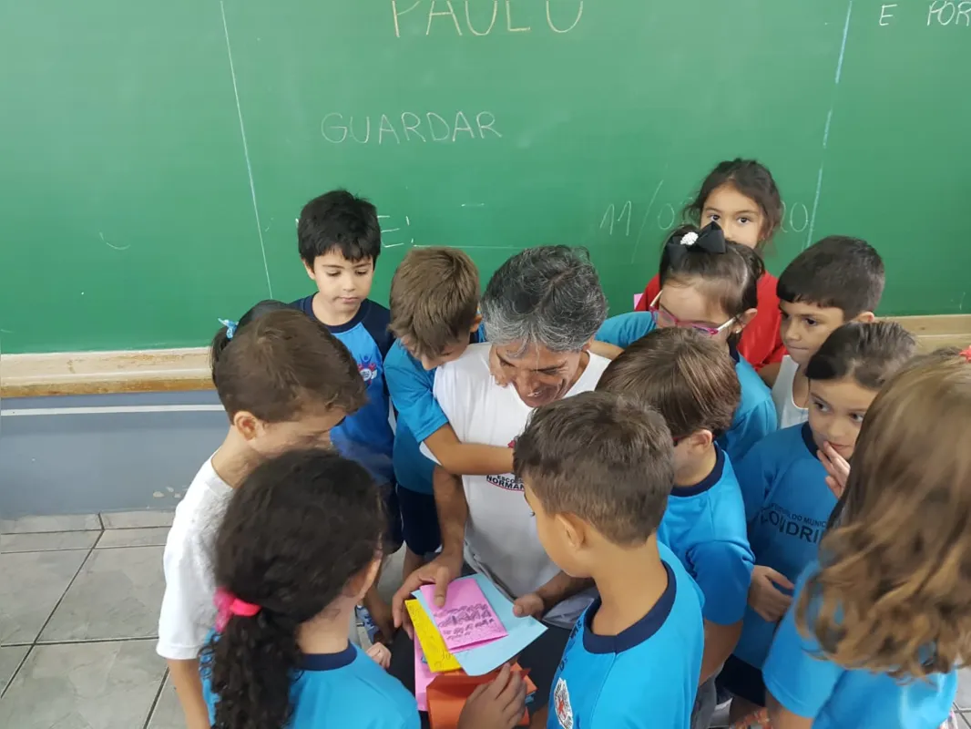 Alunos da Escola Norman Prochet aprendem, desde os primeiros anos, a identificar a moeda, o valor do dinheiro e o consumo consciente