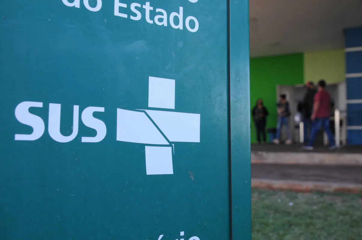 Embora as primeiras unidades básicas tenham funcionado em espaços cedidos pela Prefeitura, a gestão e o atendimento eram de responsabilidade do estado