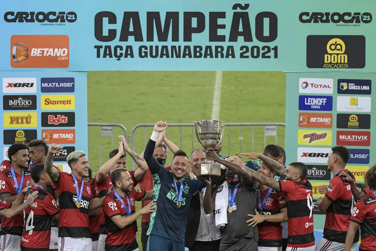 Imagem ilustrativa da imagem Fluminense goleia Madureira de virada e evita Fla-Flu na semi do Carioca