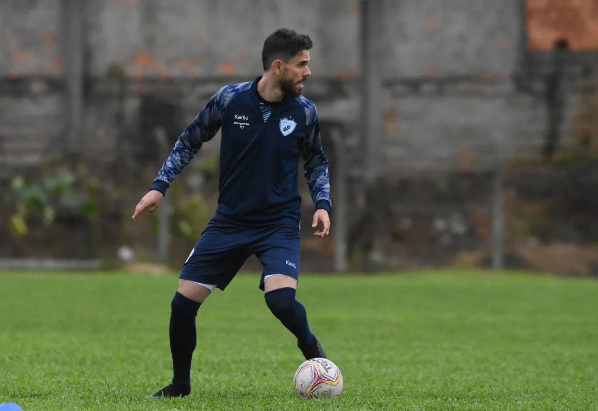 Titular na série C, o volante Marcel está de volta ao Londrina para a temporada 2021