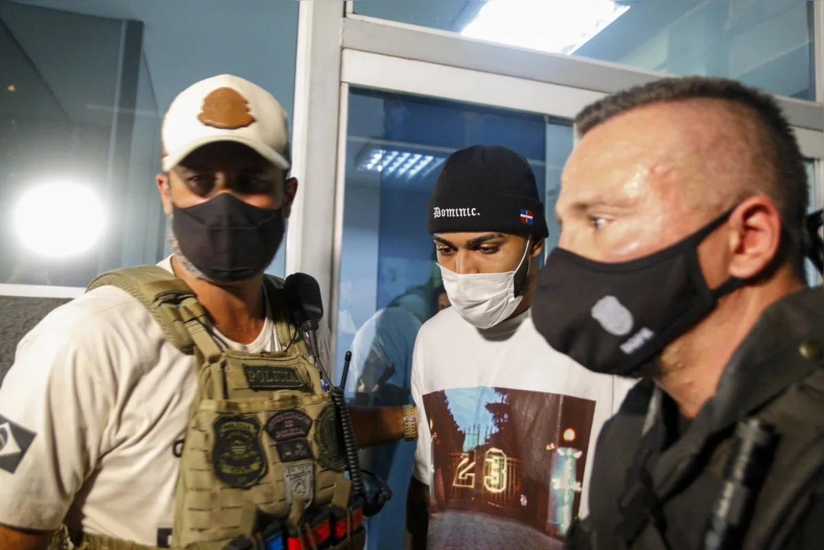 Imagem ilustrativa da imagem Gabigol e MC Gui são flagrados em cassino de luxo de SP em ação contra aglomeração