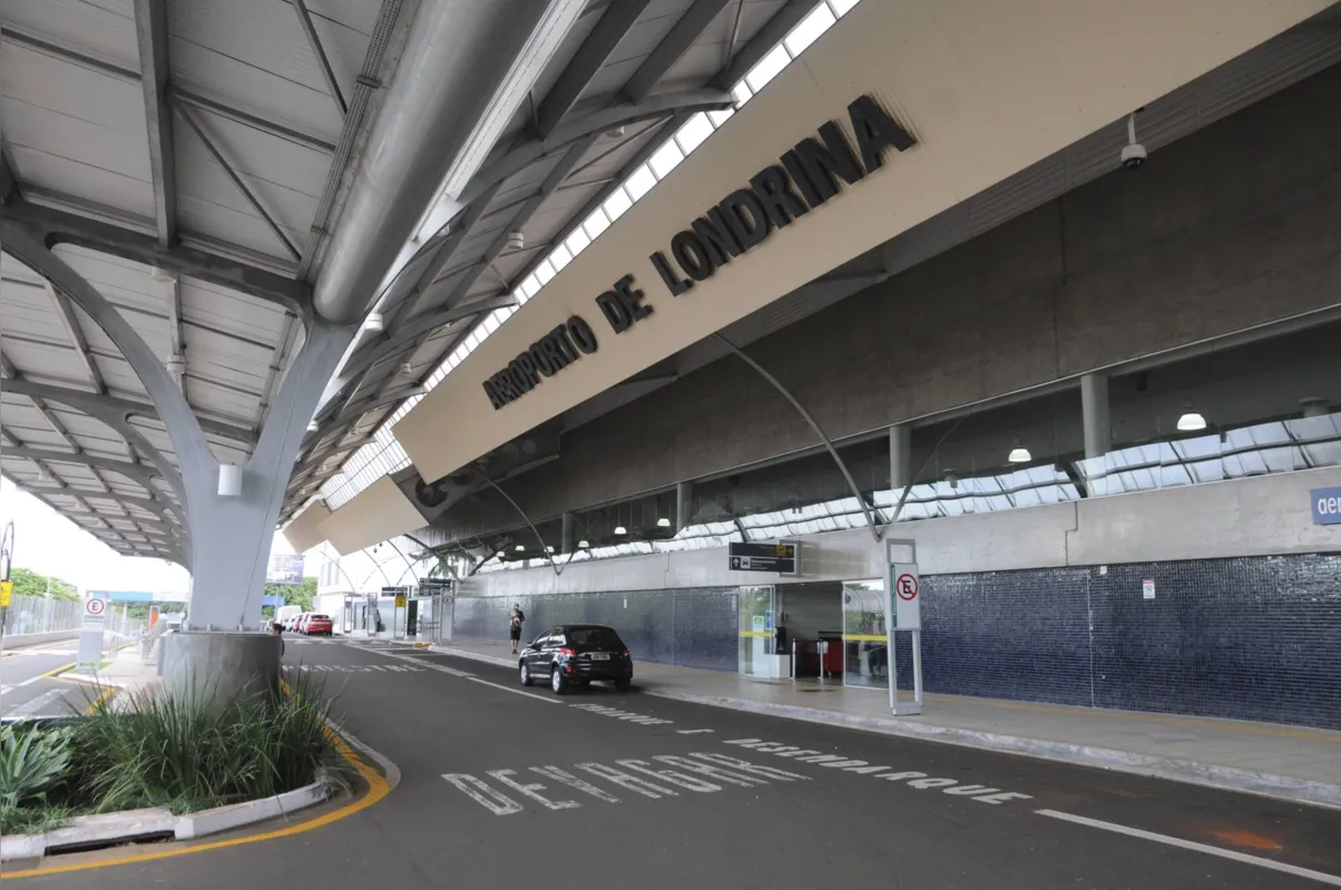 Imagem ilustrativa da imagem Governo tenta derrubar liminar que suspendeu leilão de aeroportos