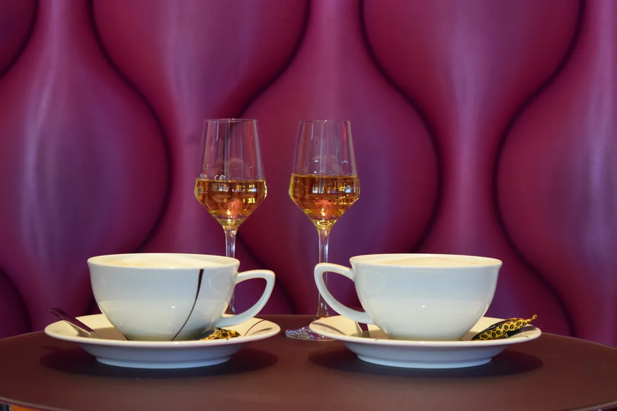A grapa vai bem com um cafezinho