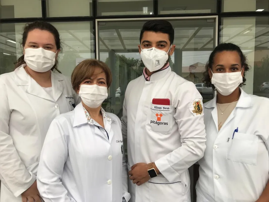 Parte da equipe da Central de Acolhimentos do HU