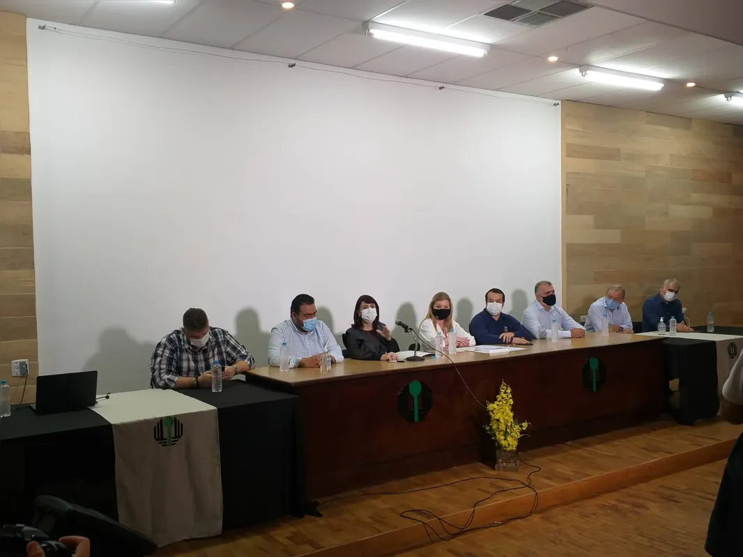 Imagem ilustrativa da imagem Hospitais de Londrina clamam por medidas contra a pandemia: ‘grave crise’
