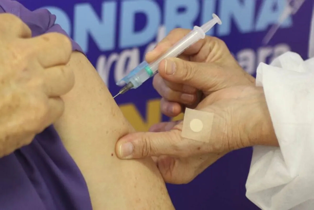 Imagem ilustrativa da imagem Janssen e Pfizer negam compra direta de vacinas para Prefeitura de Londrina