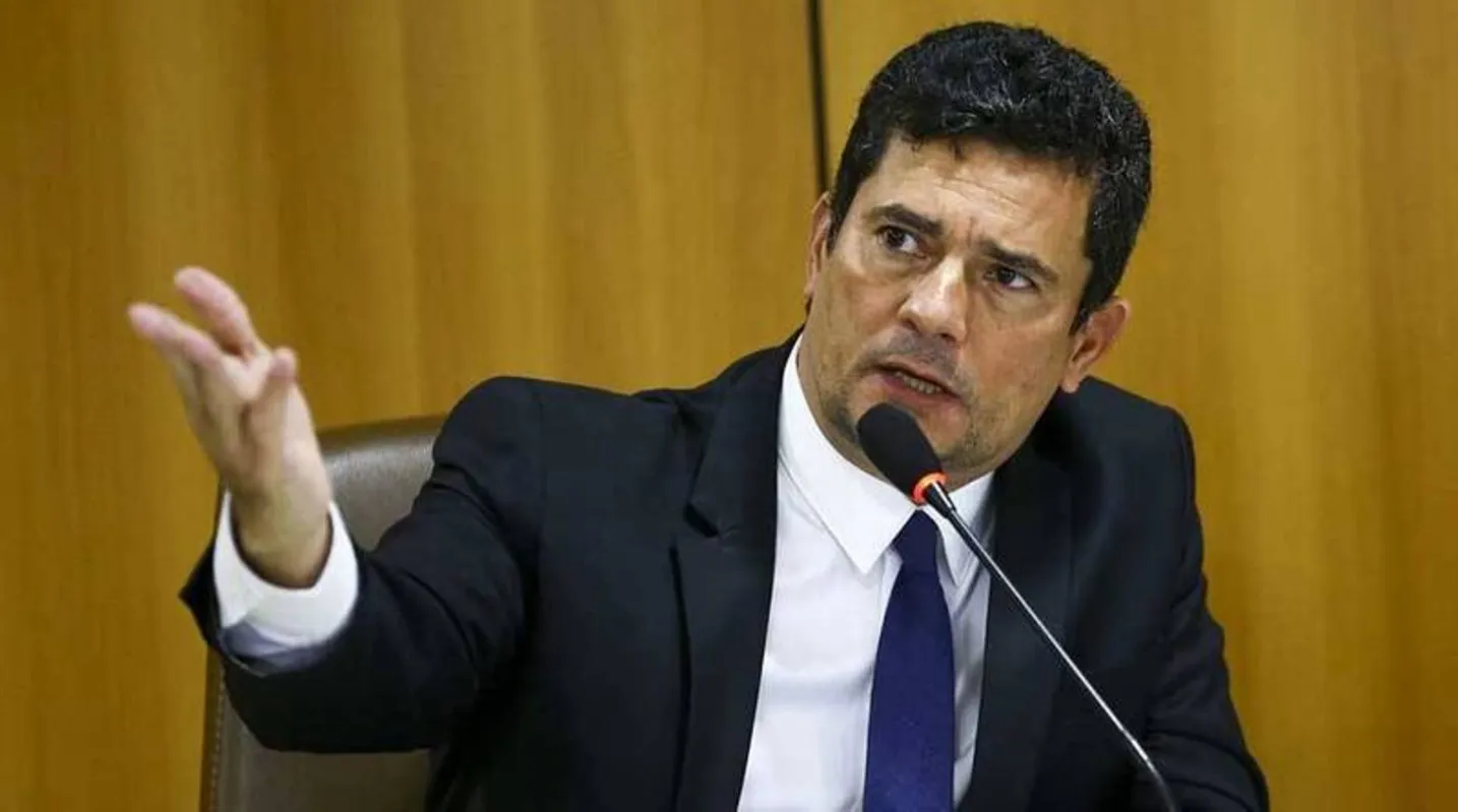 Imagem ilustrativa da imagem Juiz suspende pagamentos de empresa investigada por contratar Moro