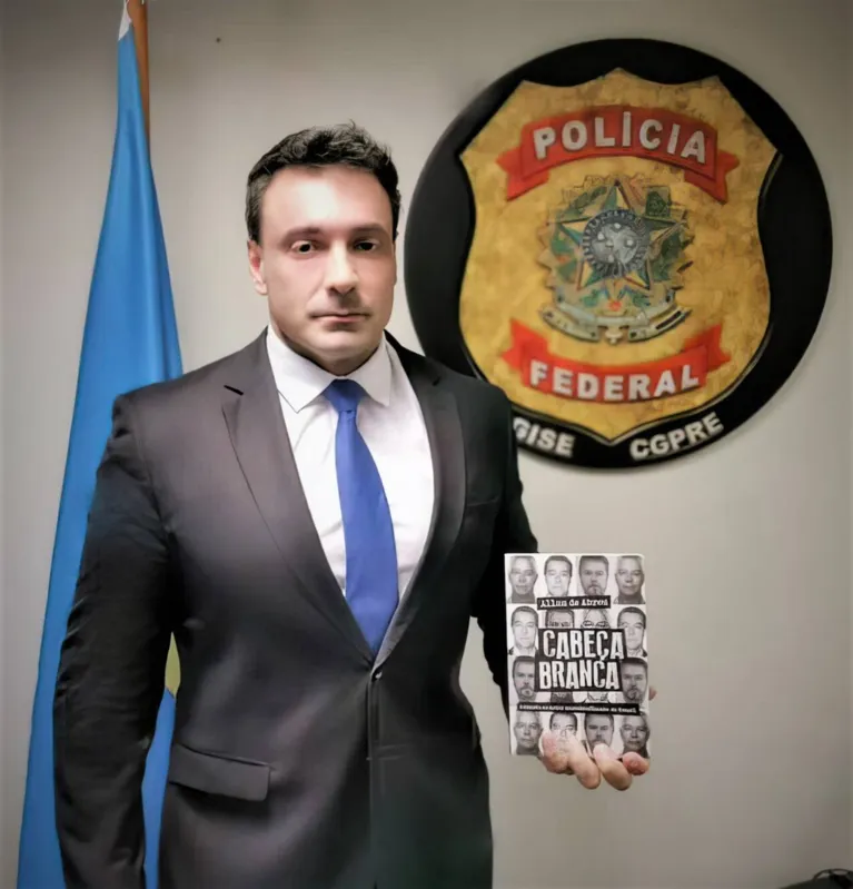 Imagem ilustrativa da imagem Lançado o livro "Cabeça Banca", que relata a captura do maior traficante brasileiro
