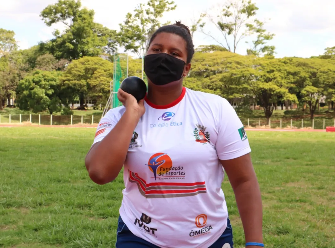 Giovanna Venâncio mira o pódio no arremesse de peso