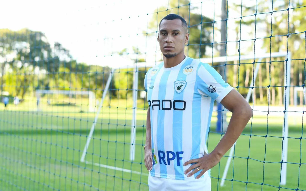 Centroavante Salatiel já foi regularizado na CBF e pode estrear pelo Londrina em Ponta Grossa