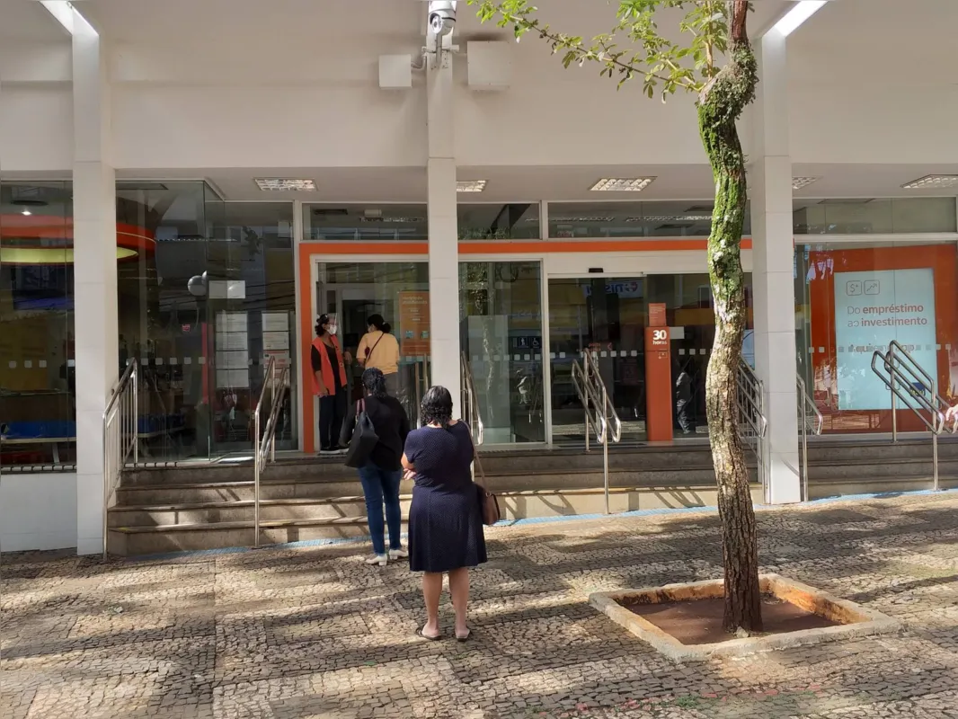 Imagem ilustrativa da imagem Londrina tem movimento reduzido em 1º dia útil com restrições