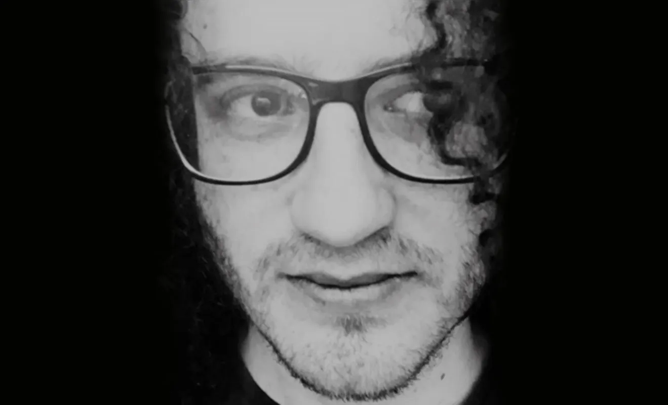 Guilherme Lima: artista visual participa do Londrix falando sobre as rupturas de fronteiras na literatura experimental a partir da obra de três autores
