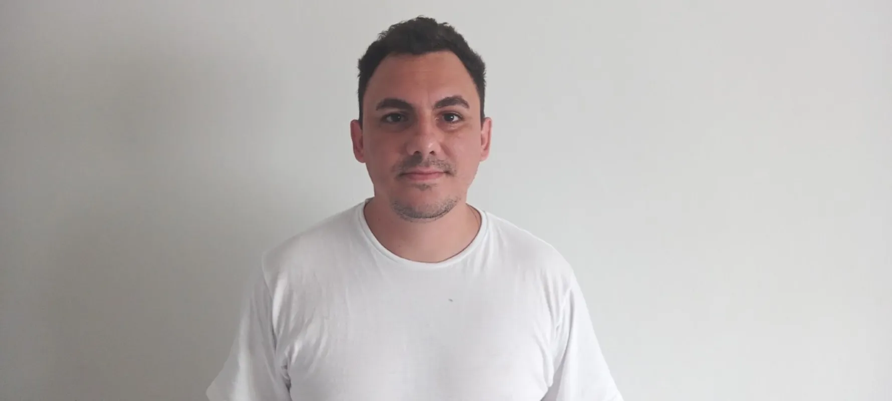 O escritor londrinense Leandro Benevides ressalta a importância dos canais on-line, como blogs e portais, na abordagem da literatura
