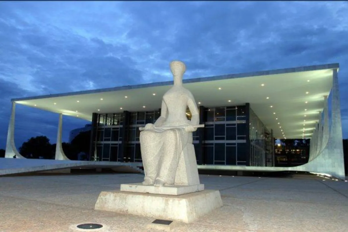 Imagem ilustrativa da imagem Maioria do STF permite que estados e municípios vetem cultos e missas na pandemia