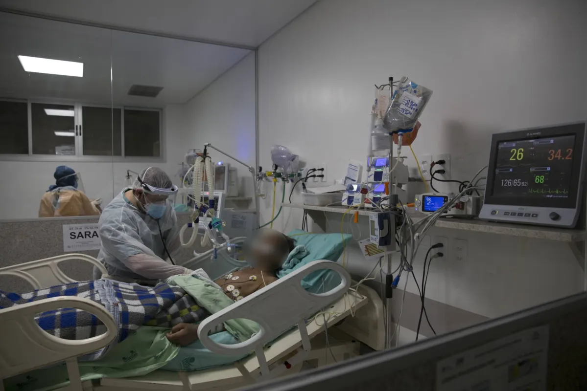 Imagem ilustrativa da imagem Mais de mil pacientes aguardam um leito de Covid-19 no Paraná