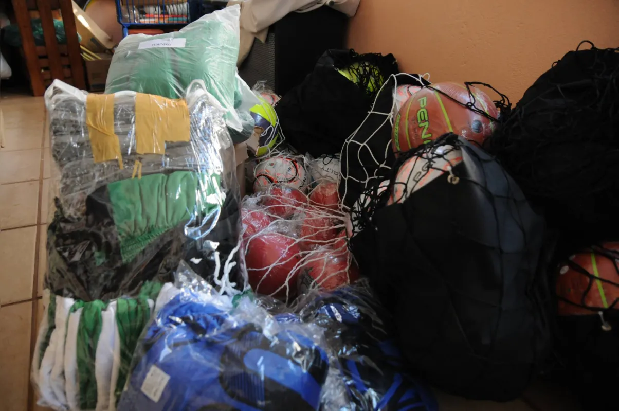 Imagem ilustrativa da imagem Mais um diretor confirma entrega de kits esportivos com itens faltantes  por Boca Aberta Jr.