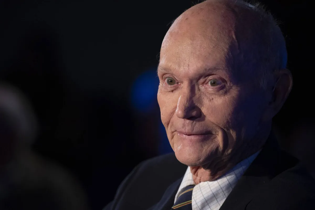 Imagem ilustrativa da imagem Michael Collins, da missão Apollo 11, morre aos 90 anos
